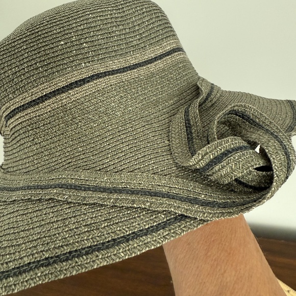 DIANE HARTY MILLINERY WOVEN STRAW HAT OLIVE GREEN WITH SIDE TWIST ARTISAN UNIQUE - Picture 5 of 9